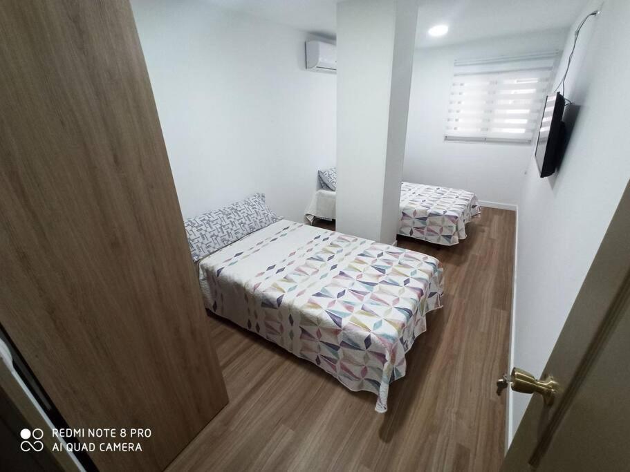 Apartamento Vacacional Apartment Torrevieja Bagian luar foto